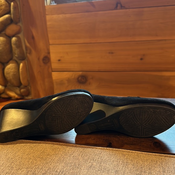 Black Vegan Suede Wedges - Picture 4 of 4